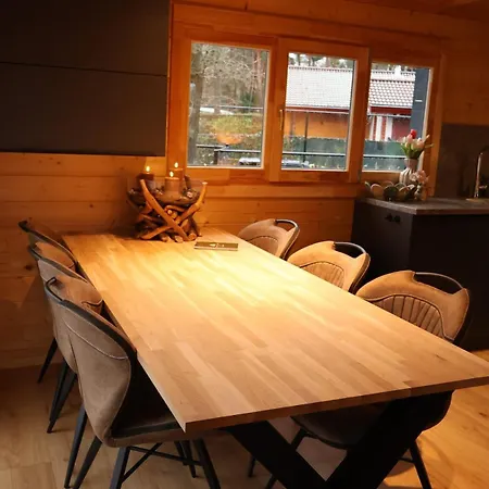 Luxe Houten Wellness Boshuisje Met Hottub Hébergement de vacances Meijel