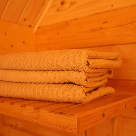 Luxe Houten Wellness Boshuisje Met Hottub * Meijel