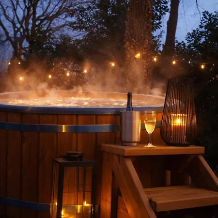 Luxe Houten Wellness Boshuisje Met Hottub * Meijel